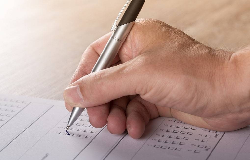 Progresser avec le soutien scolaire offert par un prof particulier
